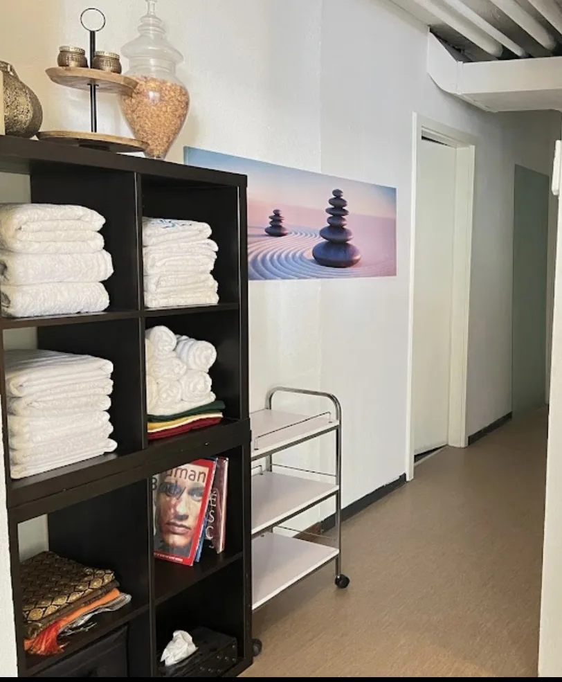 Intérieur du salon de massage Sukjai à Genève